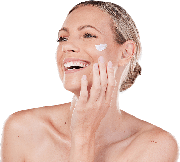 Donna che applica la crema rigenerante Neocell